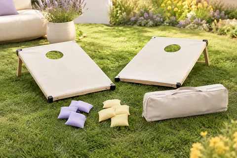 Deux plateaux de cornhole pliables en toile avec huit sacs de lancer et leur housse de transport